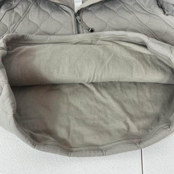 Lululemon  Sz XS/S Scuba Oversized Quilted Half Zip in Riverstone NWT - Picture 9 of 11